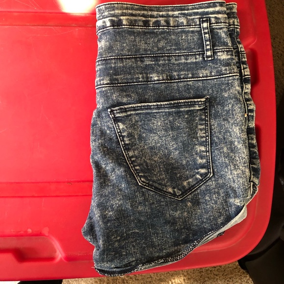 high waisted shorts - Picture 2 of 3